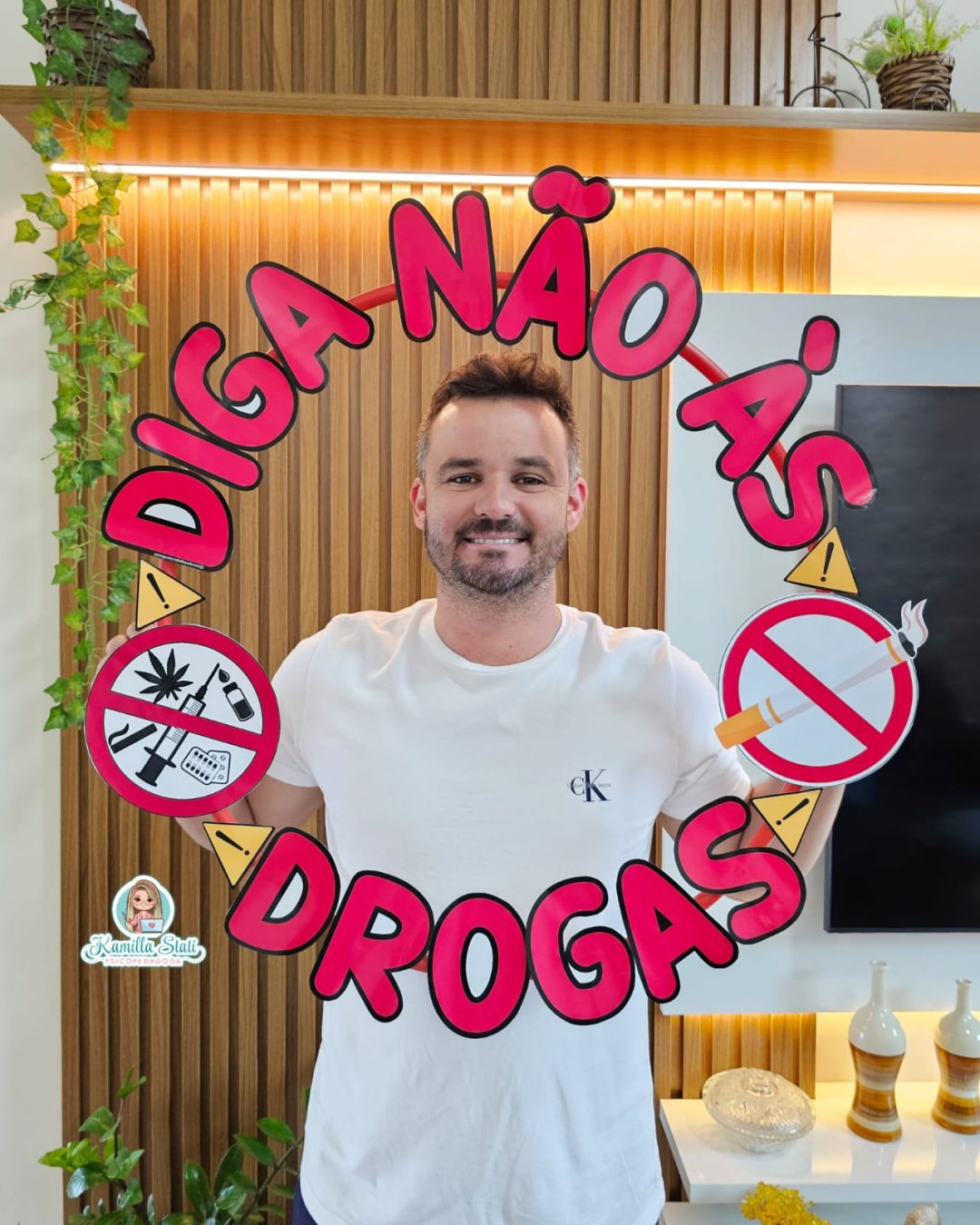 Bambolê para foto: não às drogas
