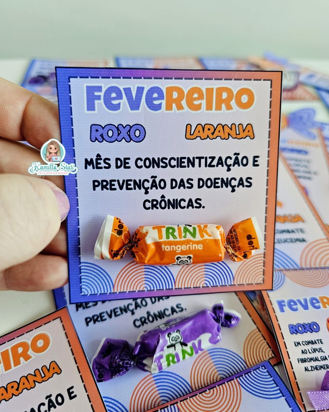 Lembrancinhas fevereiro roxo e laranja - Imagem 5