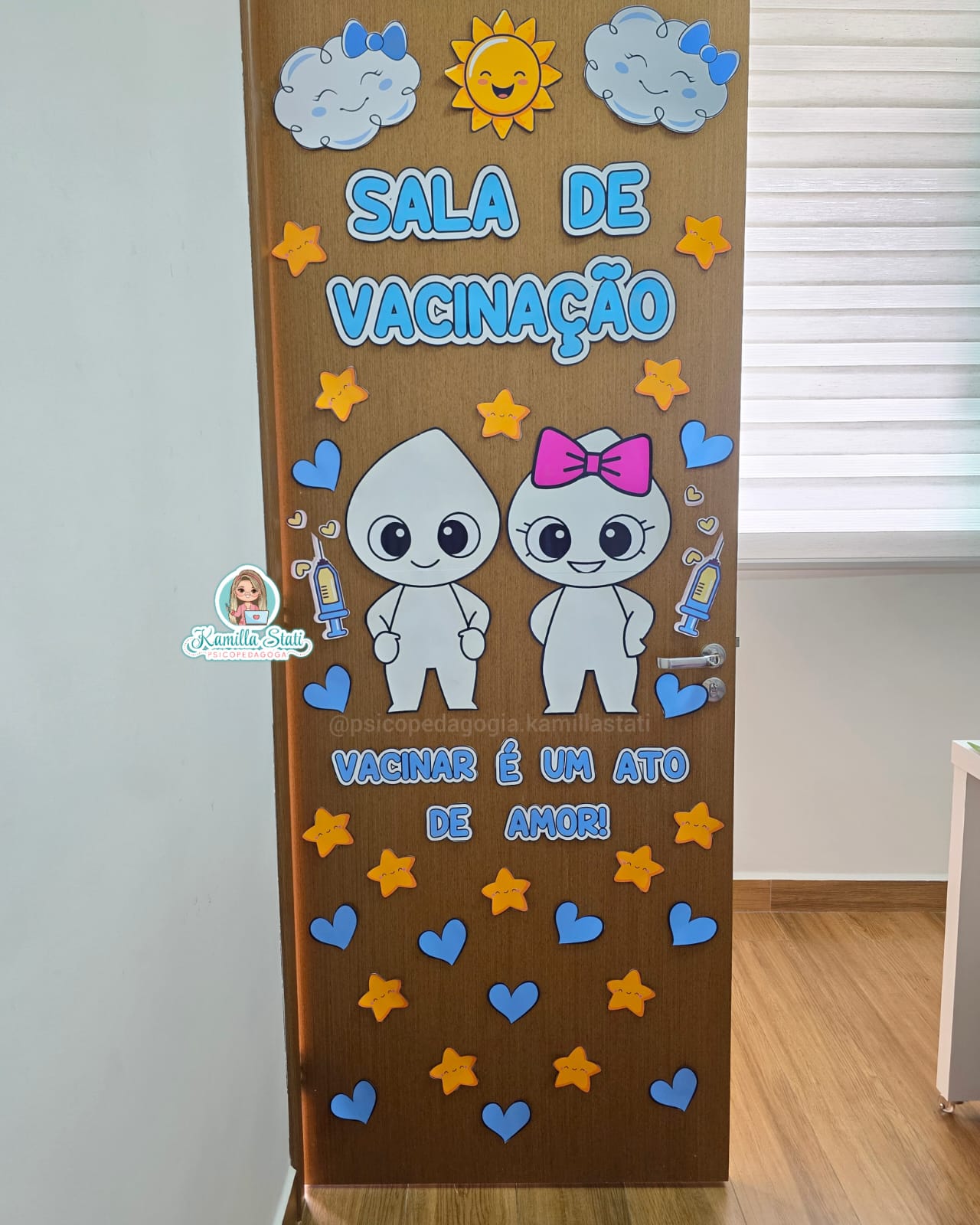 Decoração de porta sala de vacinação 1