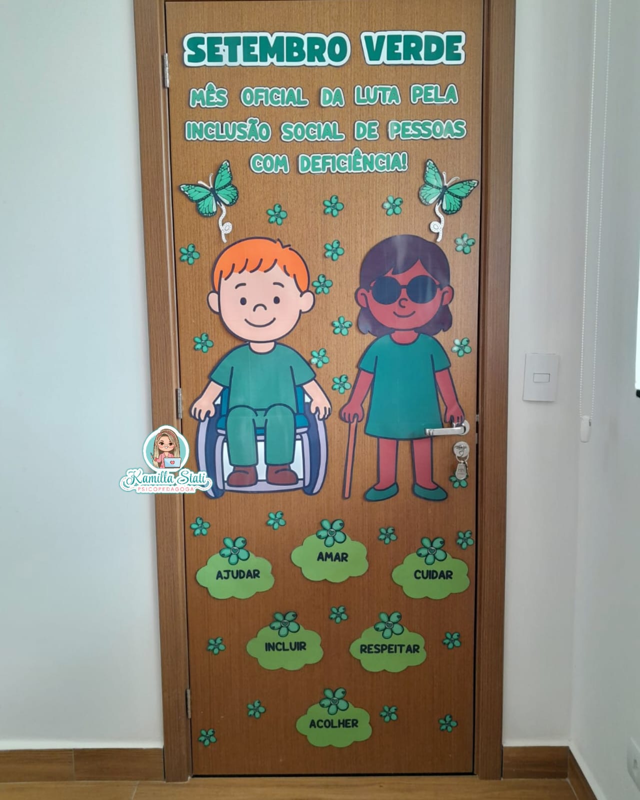 Decoração de porta setembro verde inclusão 1